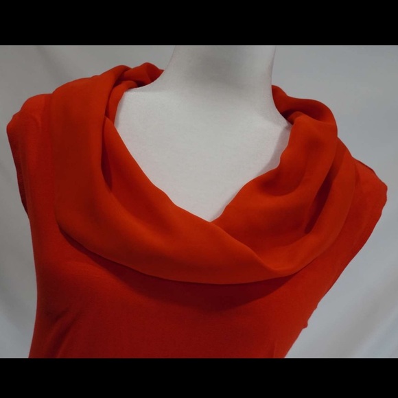 sleeveless T-shirt - Picture 6 of 16